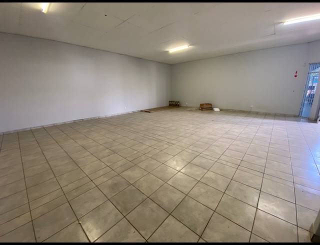 130M² OFFICE TO LET IN RUSTENBURG CENTRAL